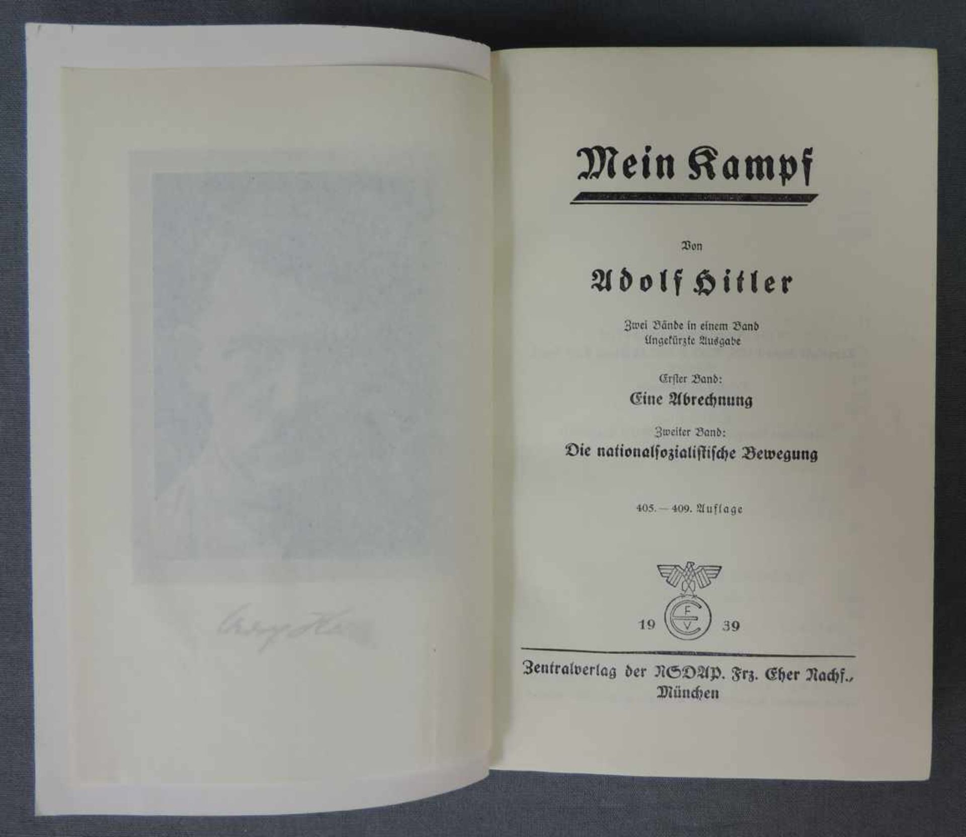 Hitler, Mein Kampf, 1939, 405. - 409. Auflage. Wird ausschließlich zu Forschungszwecken versteigert. - Bild 2 aus 3