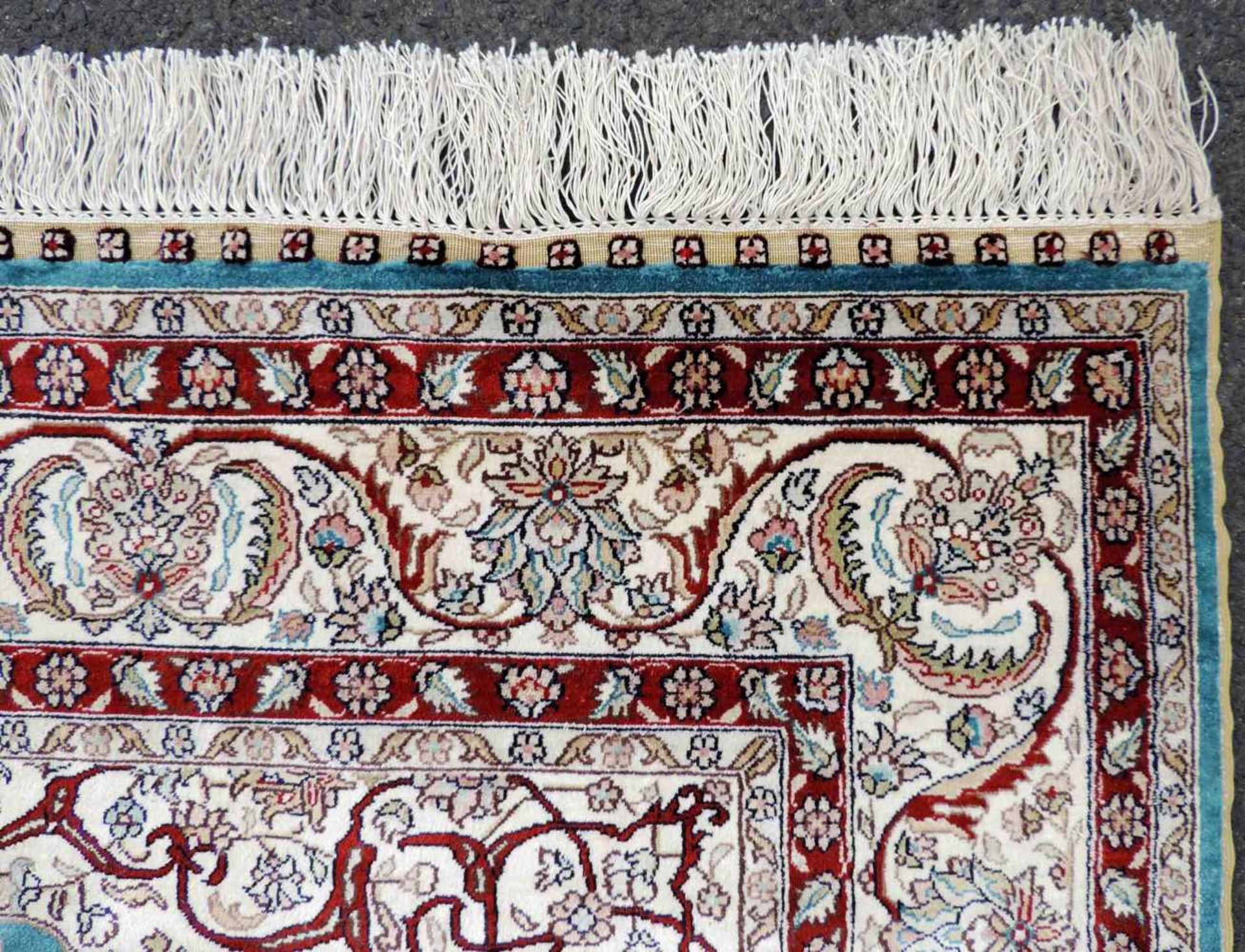 Gebetsteppich, Seide auf Seide. Sehr feine Knüpfung. 183 cm x 124 cm. Handgeknüpft. Kayseri - - Bild 7 aus 9