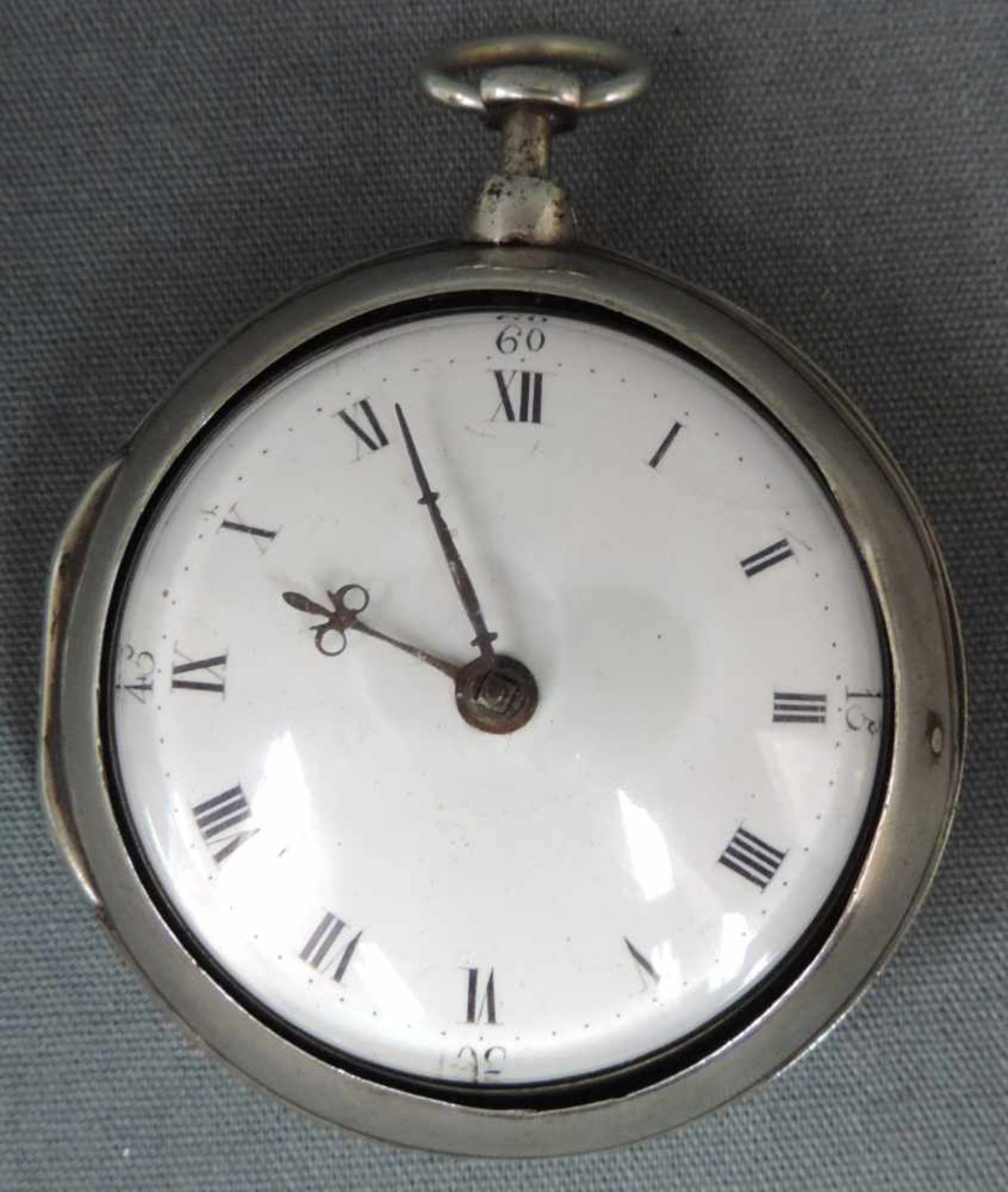 2 Schlüsseluhren um 18. Jahrhundert. Taschenuhr, teils aus Silber. Gebrauchsspuren sichtbar. - Bild 3 aus 8