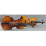 2 Geigen, Violinen. Wohl um 1890, Vogtland. 56 cm und 60 cm. Innen Zettel. 2 violins. Probably