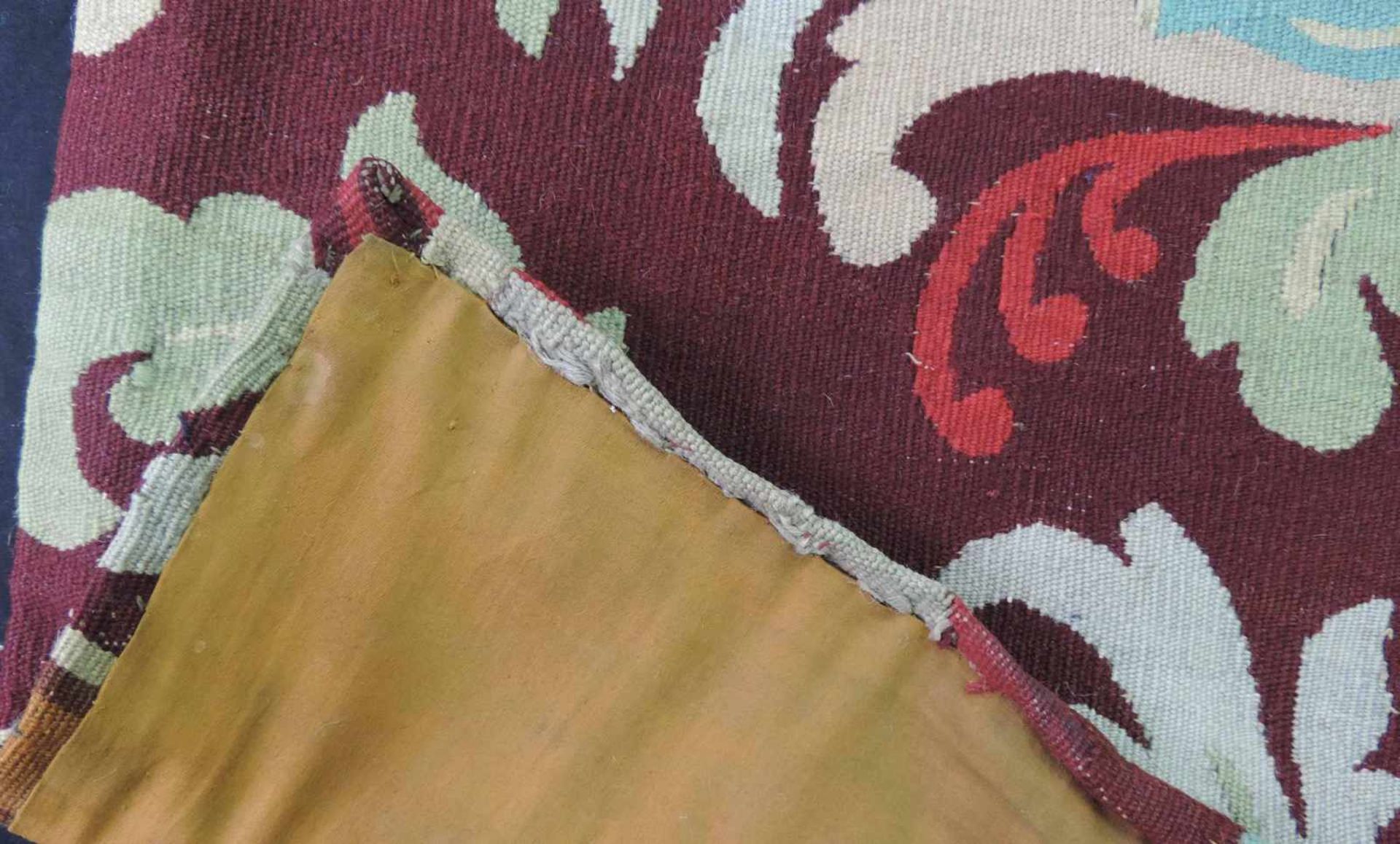 Aubusson Teppich. Frankreich, antik um 1870. 366 cm x 195 cm. Handgewebt. Wolle auf Wolle. - Bild 9 aus 9