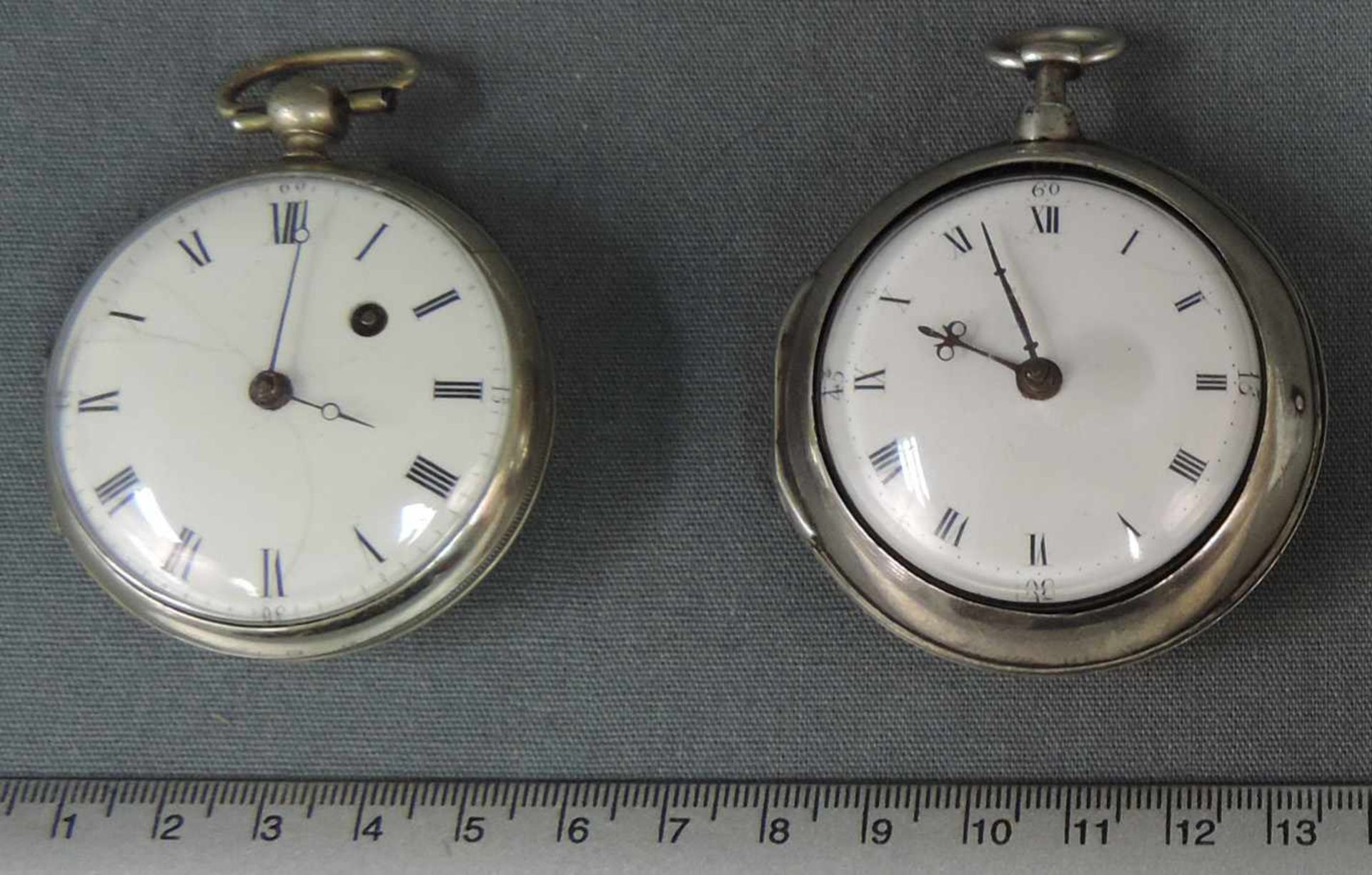 2 Schlüsseluhren um 18. Jahrhundert. Taschenuhr, teils aus Silber. Gebrauchsspuren sichtbar. - Bild 7 aus 8