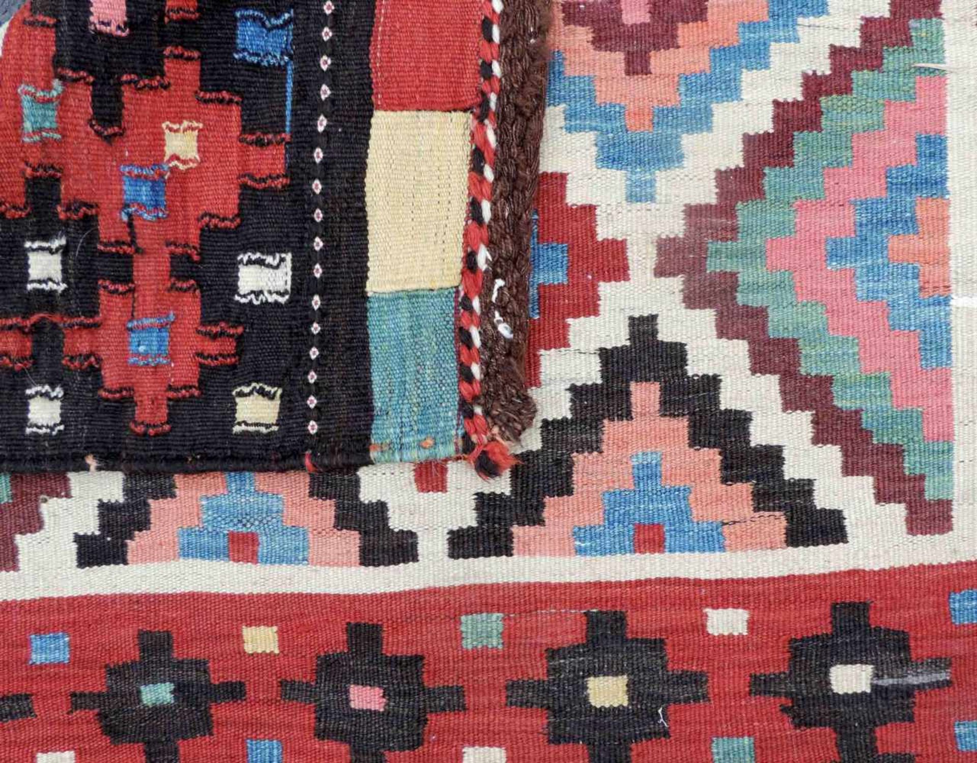 Bachtiar Doppeltasche. Stammesteppich. Kelim. Iran. Zentralpersien, alt um 1920. 292 cm x 85 cm - Bild 5 aus 6