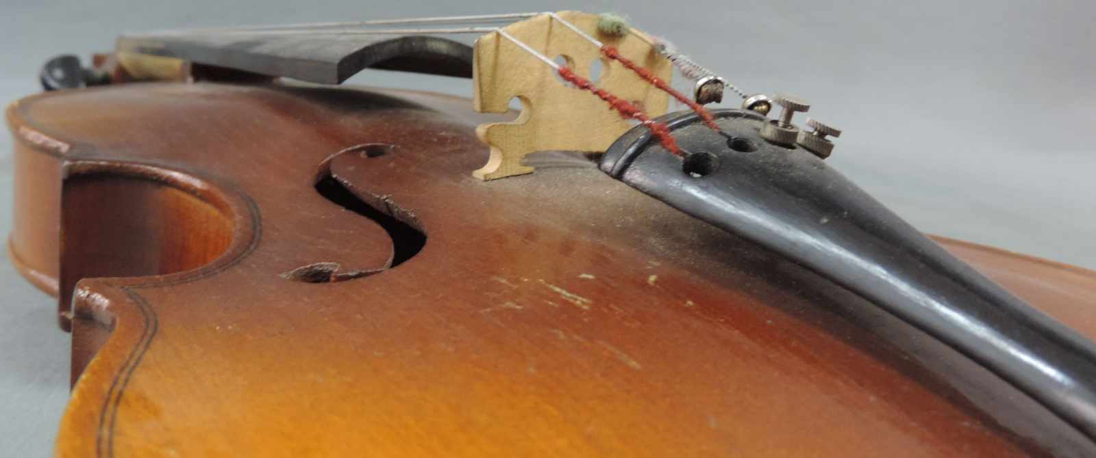Geige, Violine. Wohl 19. Jahrhundert, Mittenwald. 60 cm. Violin. Probably 19th century, - Image 5 of 5