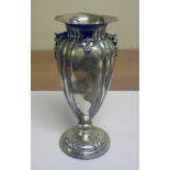 SMALL SILVER VASE, EARLY 20TH CENTURY h. cm. 20, weight gr. 234. PICCOLO VASO IN ARGENTO, INIZI XX