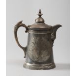 PEWTER TANKARD, ENGLAND LATE 19TH CENTURY Measures cm. 33 x 17 x 28. TANKARD IN PELTRO,