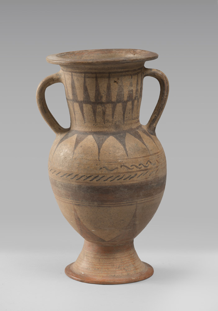 DECORATION GEOMETRIC AMPHORA, 20TH CENTURY in clay and brown varnish. Ample edge estroflesso on