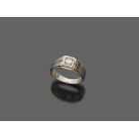 RING FOR MAN in white gold 18 kt., with bright plant. Bright ct. 0.10, total weight gr. 6,40. ANELLO