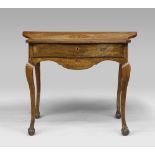 WALNUT TABLE WRITING DESK, PONTIFICAL STATE, 18TH CENTURY with edgings and inlays in boxwood.