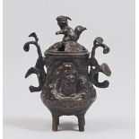 A CHINESE BRONZE CENSER, 19TH CENTURY Measures cm. 15,5 x 11 x 7,5. INCENSIERE IN BRONZO, CINA XIX