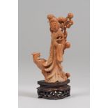 A CHINESE CORAL GROUP, EARLY 20TH CENTURY depicting Yang Guifei. Measures cm. 17 x 8,5 x 4. GRUPPO