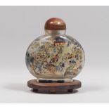 A CHINESE GLASS SNUFF BOTTLE, 20TH CENTURY Measures cm. 12 x 11 x 4,5. GRANDE SNUFF BOTTLE IN VETRO,