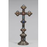 CRUCIFIX WITH MICROMOSAICS, ROMA EARLY 20TH CENTURY silver metal with devotional and final