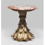 GILDED WOOD CIRCULAR TABLE, 1930 ca. with circular top in red breach and graven base to leaves of