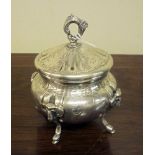 SMALL SUGAR BOWL IN SILVER, 20TH CENTURY engraved to vegetable motives with feet heads caprini of