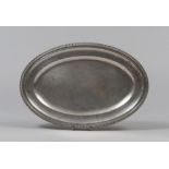 PLATTER IN SILVER, 20TH CENTURY on board knurled to palmette. Measures cm. 44 xes 30, weight gr.