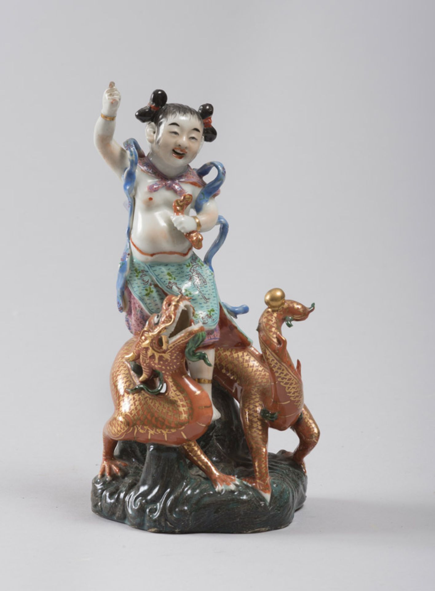 A CHINESE POLYCHROME PORCELAIN GROUP, 20TH CENTURY