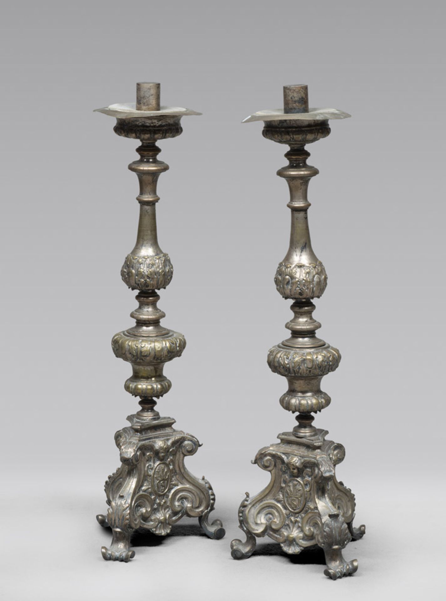 A BEAUTIFUL PAIR OF SILVER METAL CANDLESTICK, 18TH CENTURY With truncated knot nodules and three-