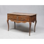 WALNUT-TREE COMMODE, PIEDMONT 18TH CENTURY to forehead moved to a drawer engraved to vegetable