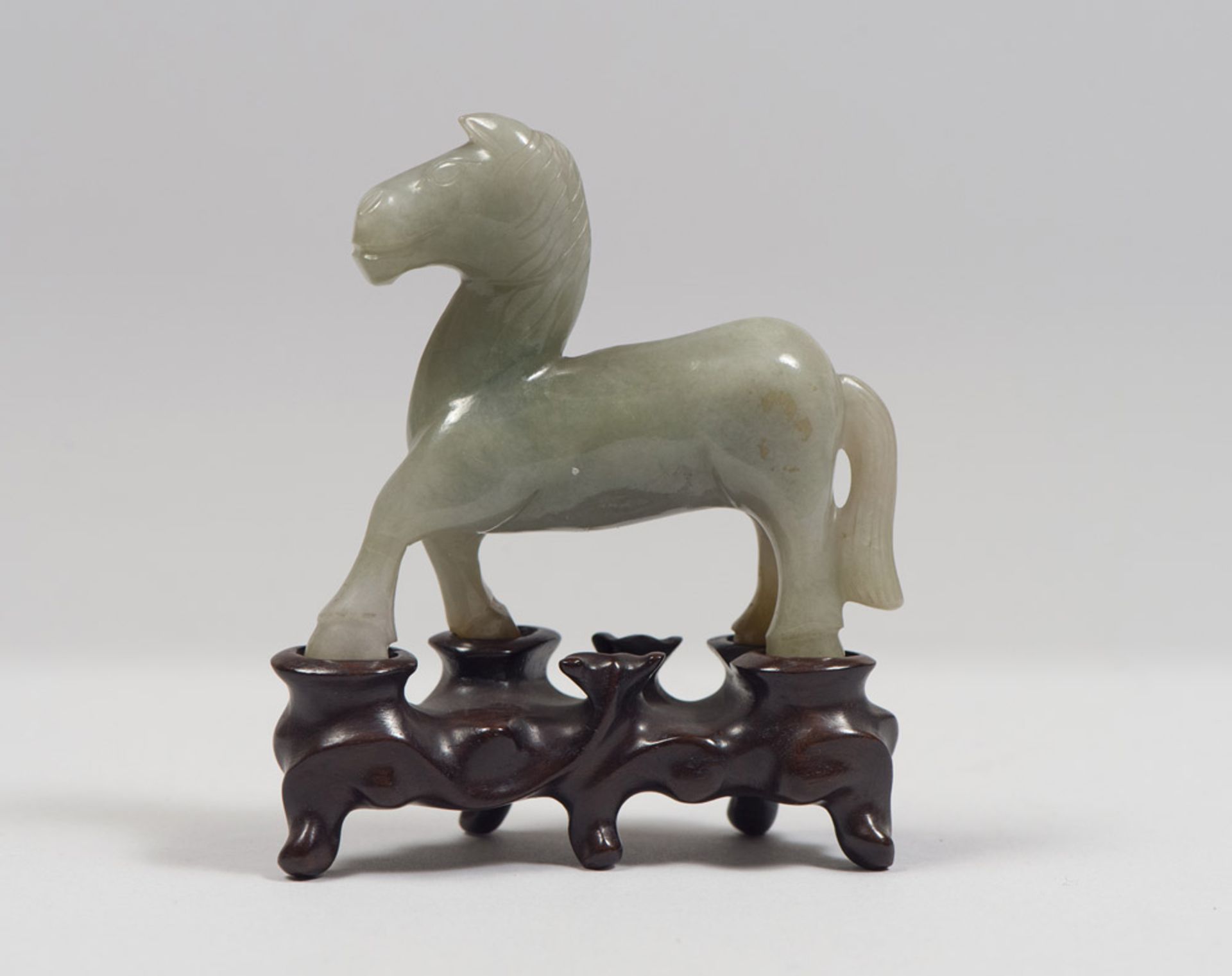 A CHINESE JADE SCULPTURE, 20TH CENTURY