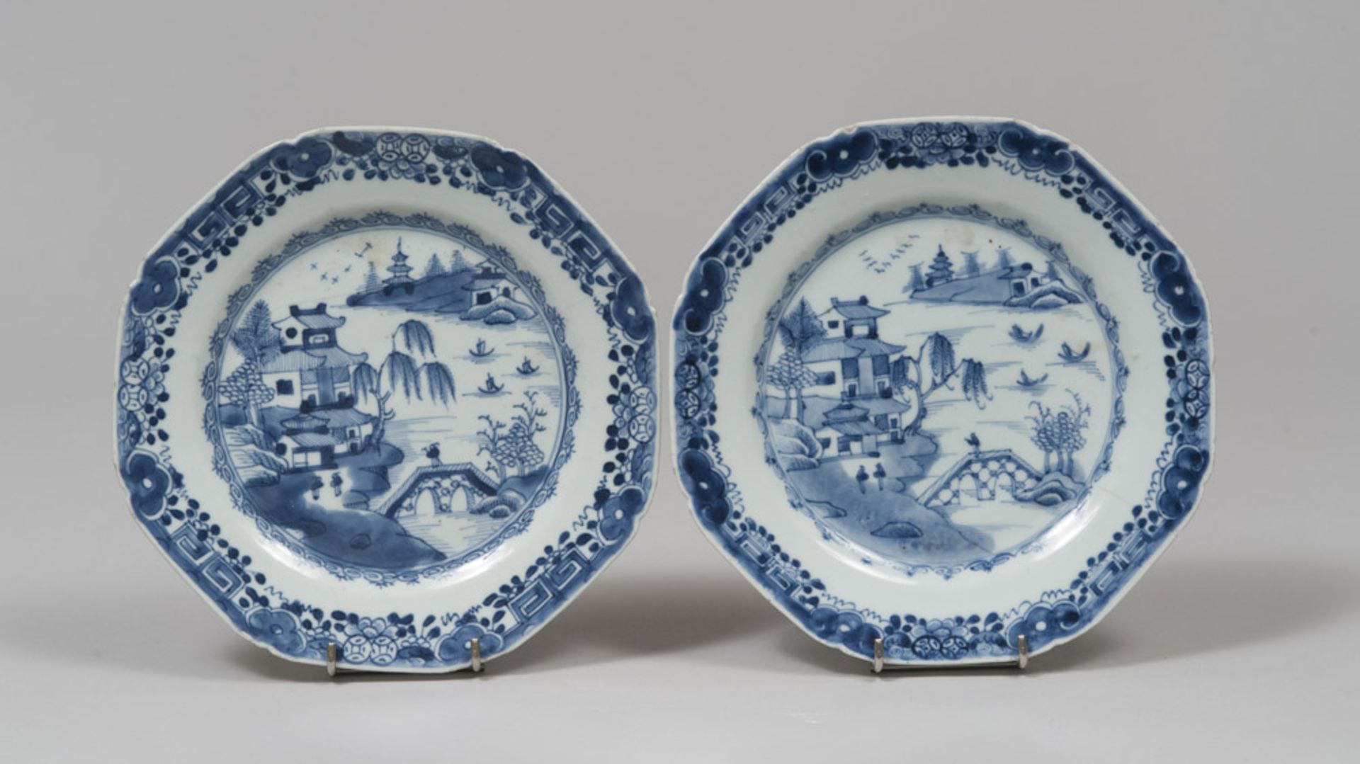 A PAIR OF WHITE AND BLUE PORCELAIN DISHES, 19TH CENTURY