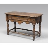 WALNUT TABLE, PROBABLY NORTH ITALY 18TH CENTURY Measures cm. 75 x 118 x 52. TAVOLO DA PARETE IN