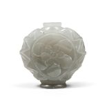 A CHINESE JADE SNUFF BOTTLE, 20TH CENTURY