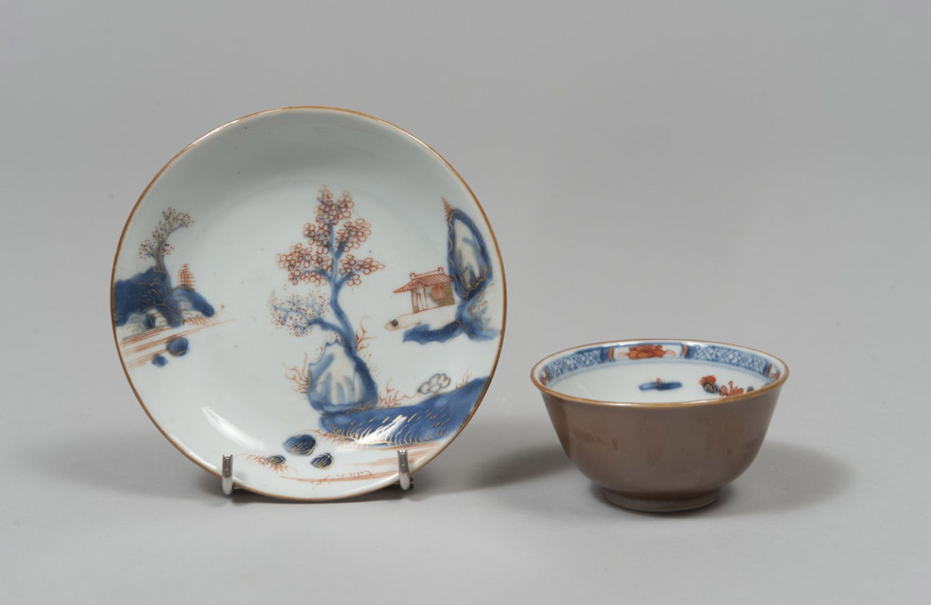 A CHINESE PORCELAIN CUP AND SAUCER, 19TH CENTURY