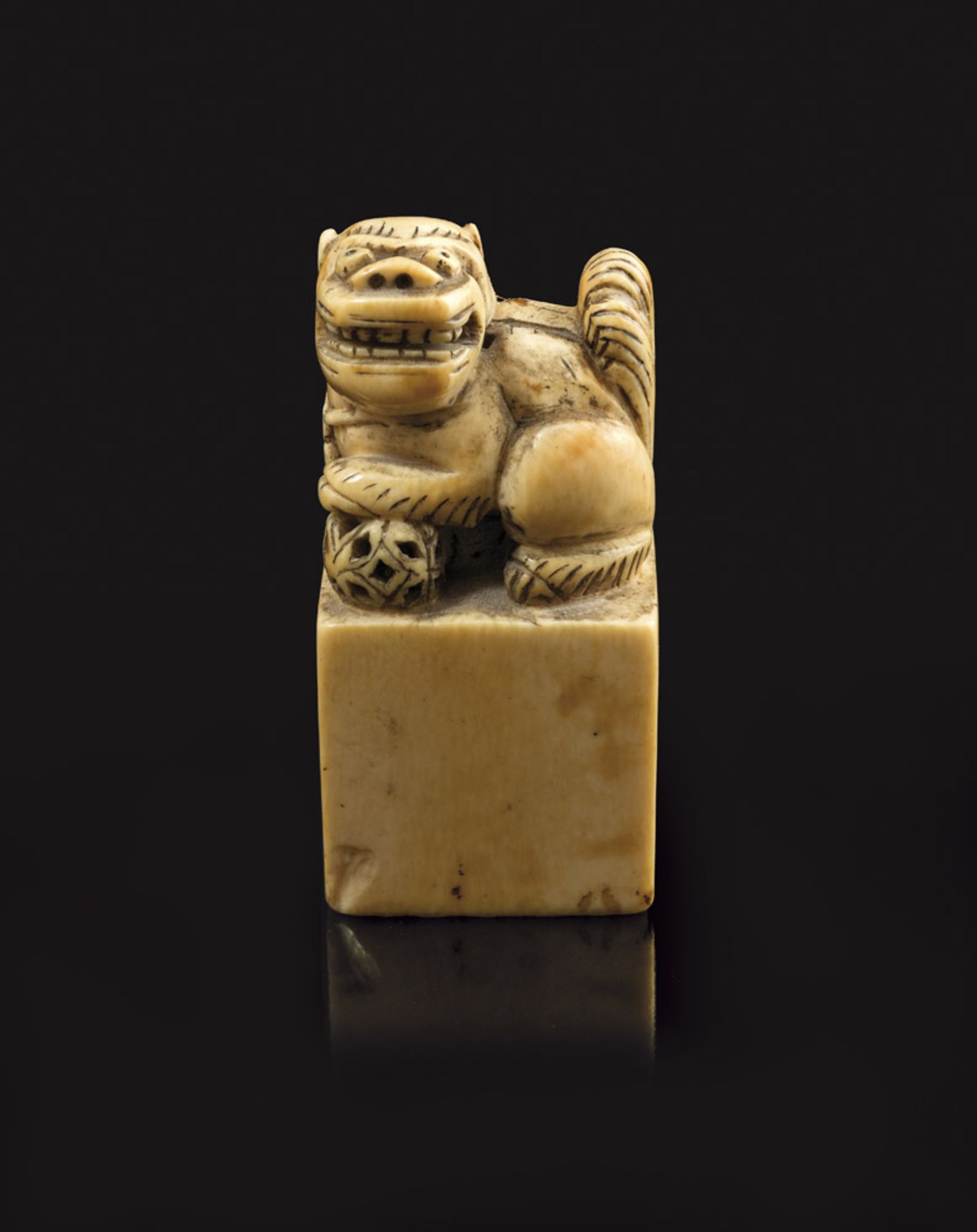 A CHINESE CARVED IVORY SEAL, EARLY 20TH CENTURY