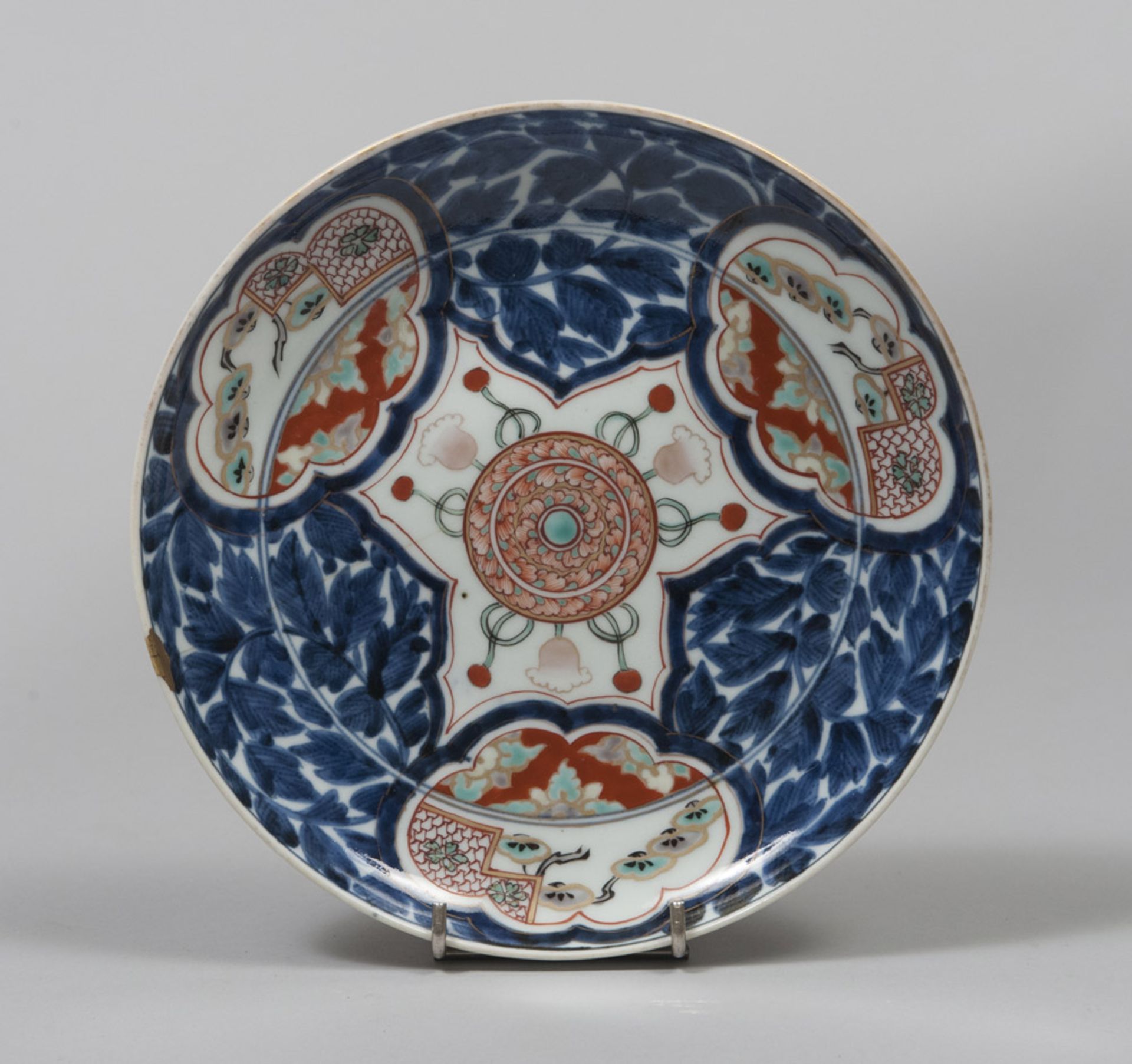 A JAPANESE POLYCHROME PORCELAIN DISH, 19TH CENTURY