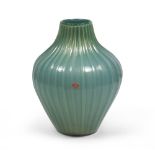 ARCHIMEDE SEGUSO - (Murano 1909 - 1999) - - Vaso costolato in vetro sommerso [...]