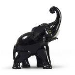 FIGURA DI ELEFANTE IN PASTA DI VETRO, ANNI '30 - a fondo nero. - Misure cm. 10,5 [...]