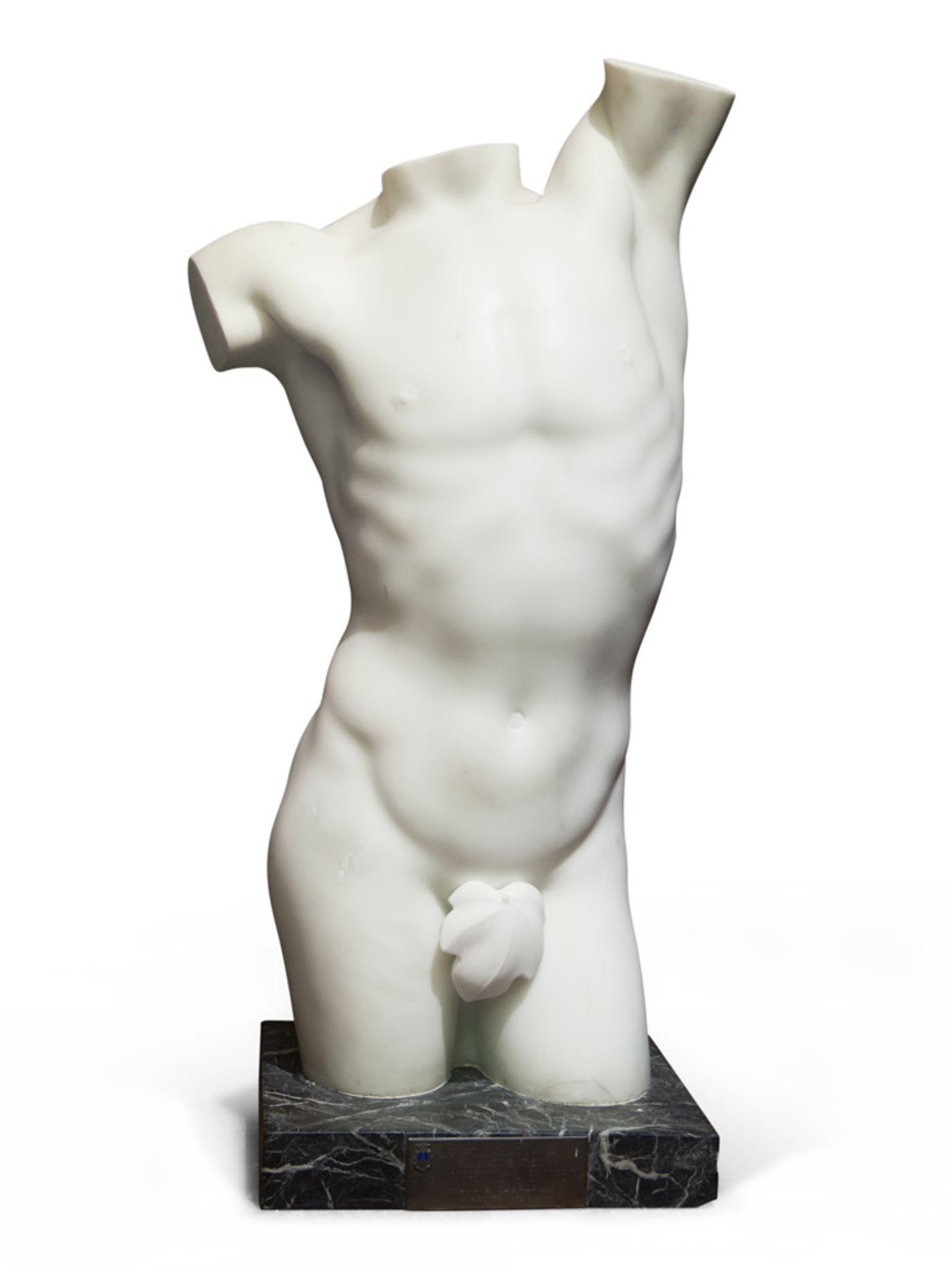 SCULTORE XX SECOLO Busto maschile Marmo di carrara, cm. h. 91 Base in marmo nero