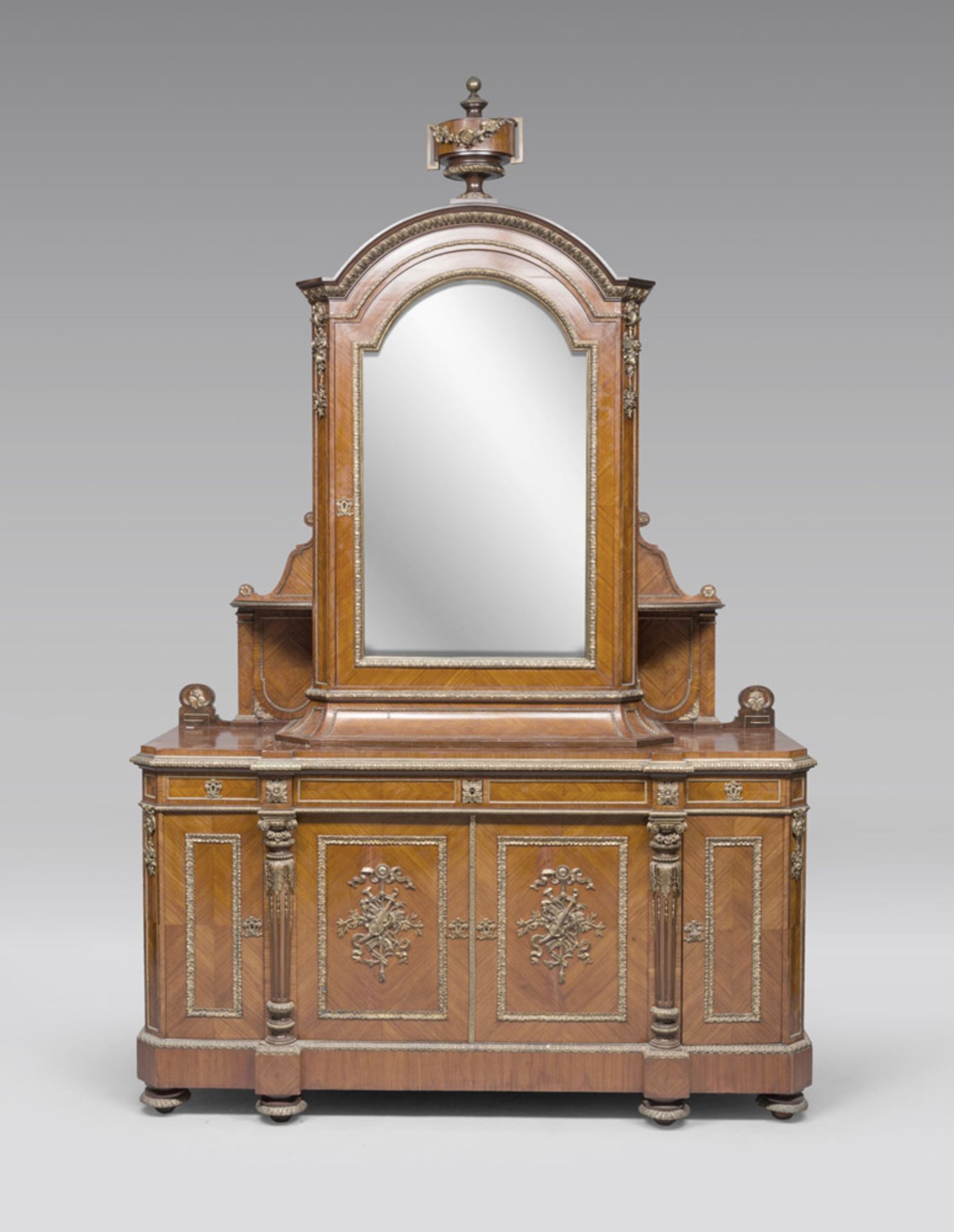 Bois de Rose and oak Flip-top-cabinet with gilded bronze finishes, late 19th century. Measures cm. - Bild 2 aus 2