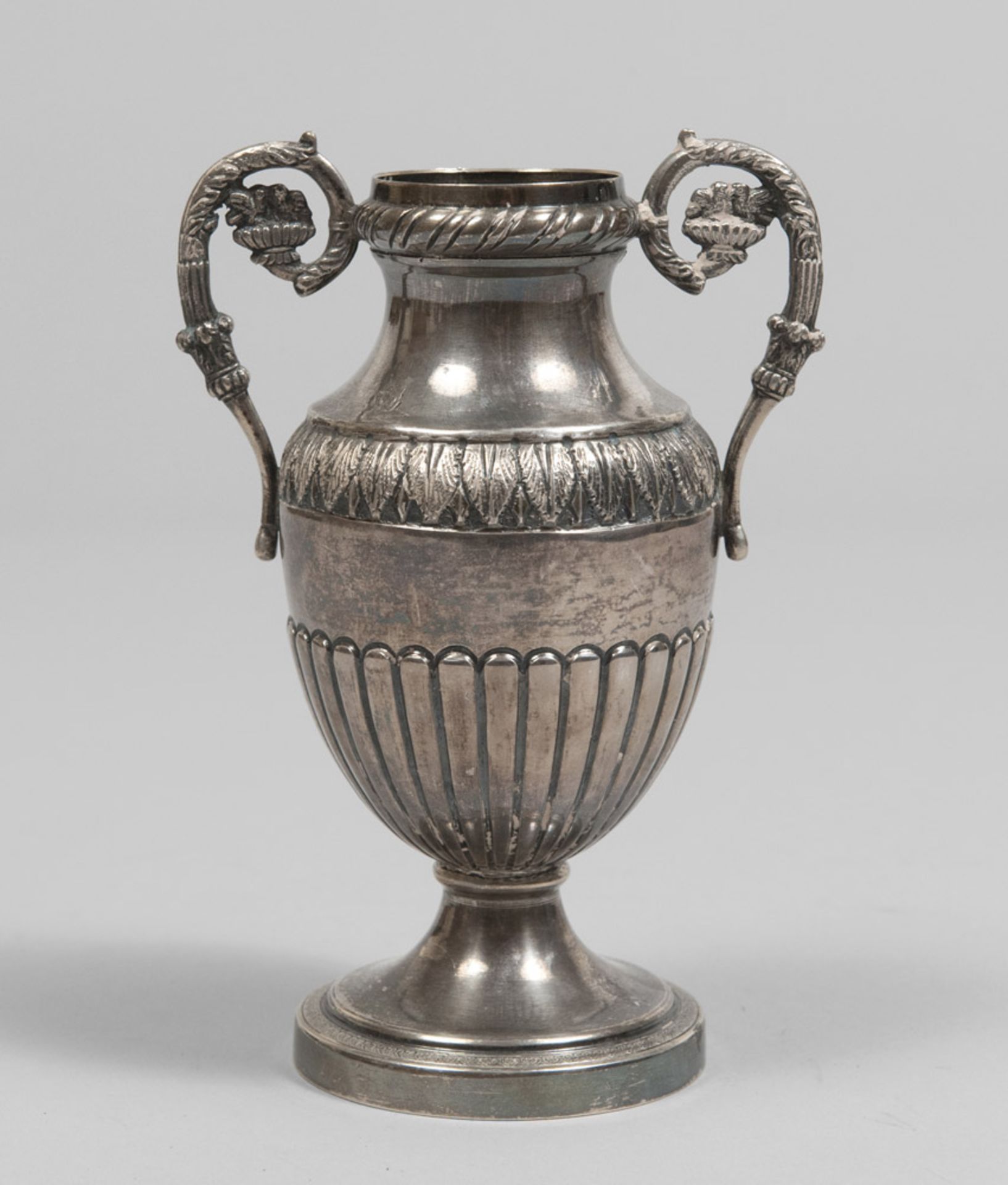 Pot in silver, probably Germany 19th century. Measures cm. 18 x 13 x 9, weight gr. 322.VASETTO IN