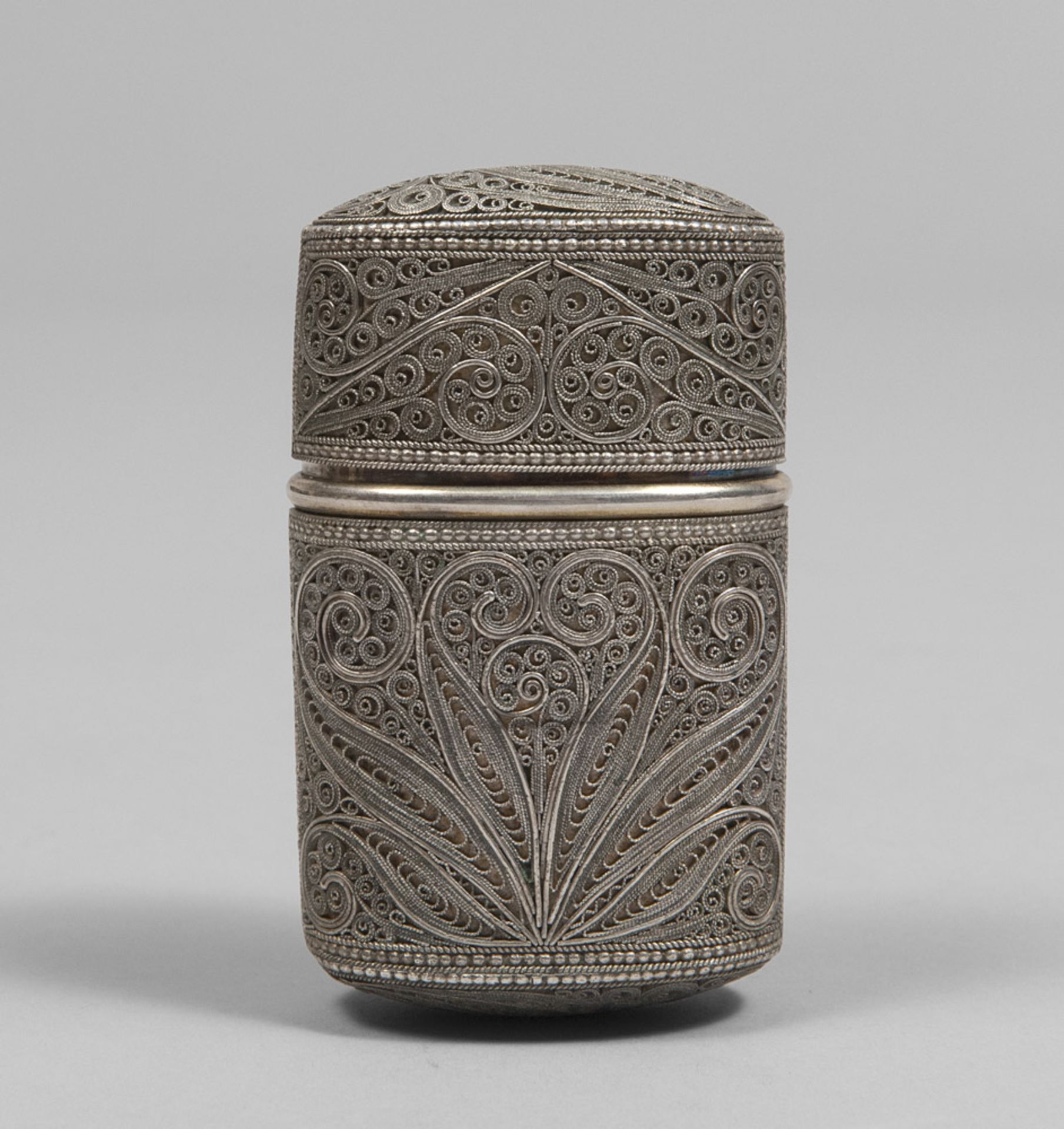 Casket in silver, probably Anatolia 19th century. Measures cm. 10 x 6,6 x 3,5, weight gr. 149.