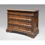 Small walnut-tree chest-of-drawers. Probably Rome 18th century. Measures cm. 100 x 140 x 60.