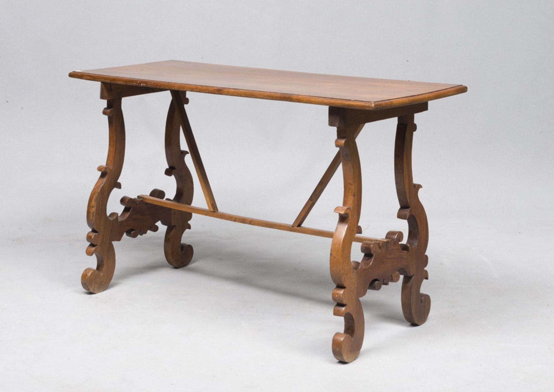 REFECTORY TABLE, NORTHERN ITALY EARLY 19TH CENTURY rectangular, with lira legs. Measures cm. 82 x 35