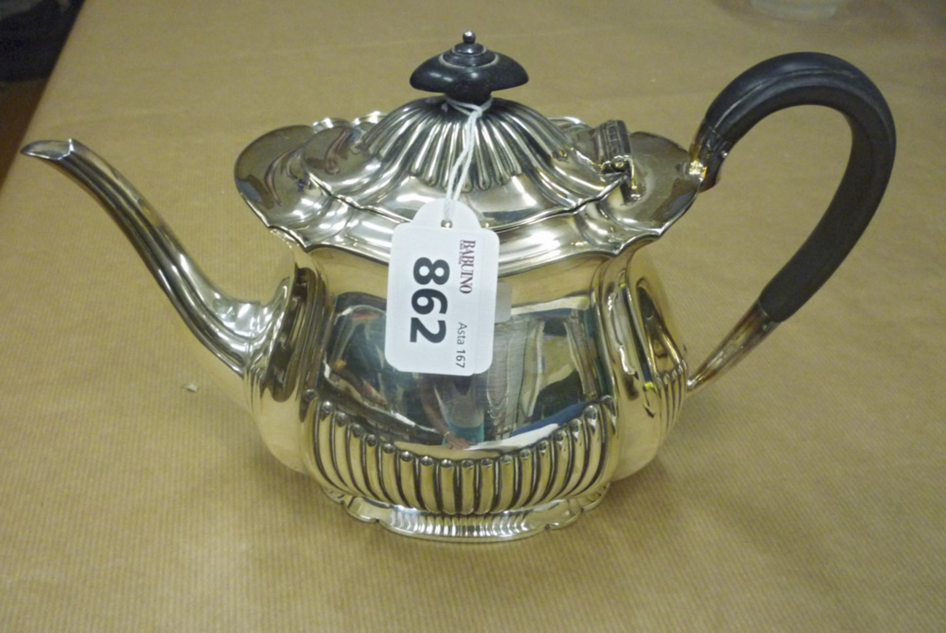 Sheffield Teapot, England early 20th century. Measures cm. 19 x 12 x 26.TEIERA IN SHEFFIELD, - Image 2 of 2