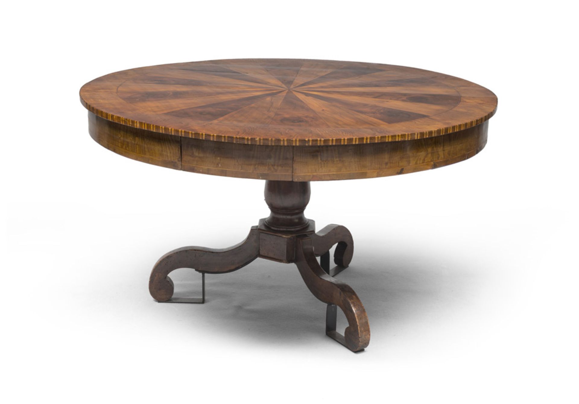Pic-bread Table with circular top with walnut-tree and cherry-wood inlays, central Italy 19th