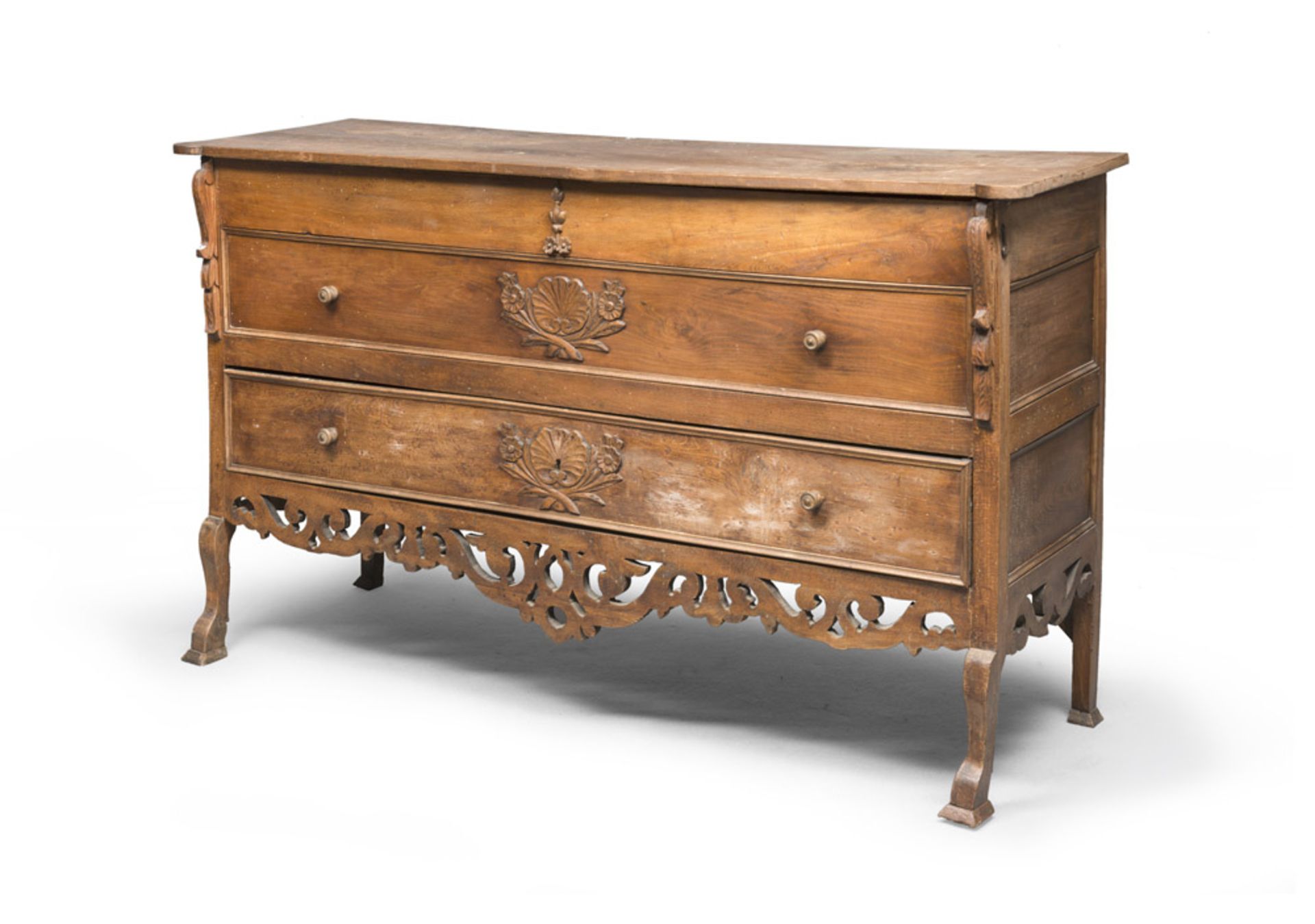 Walnut-tree Commode, Southern Italy early 19th century.