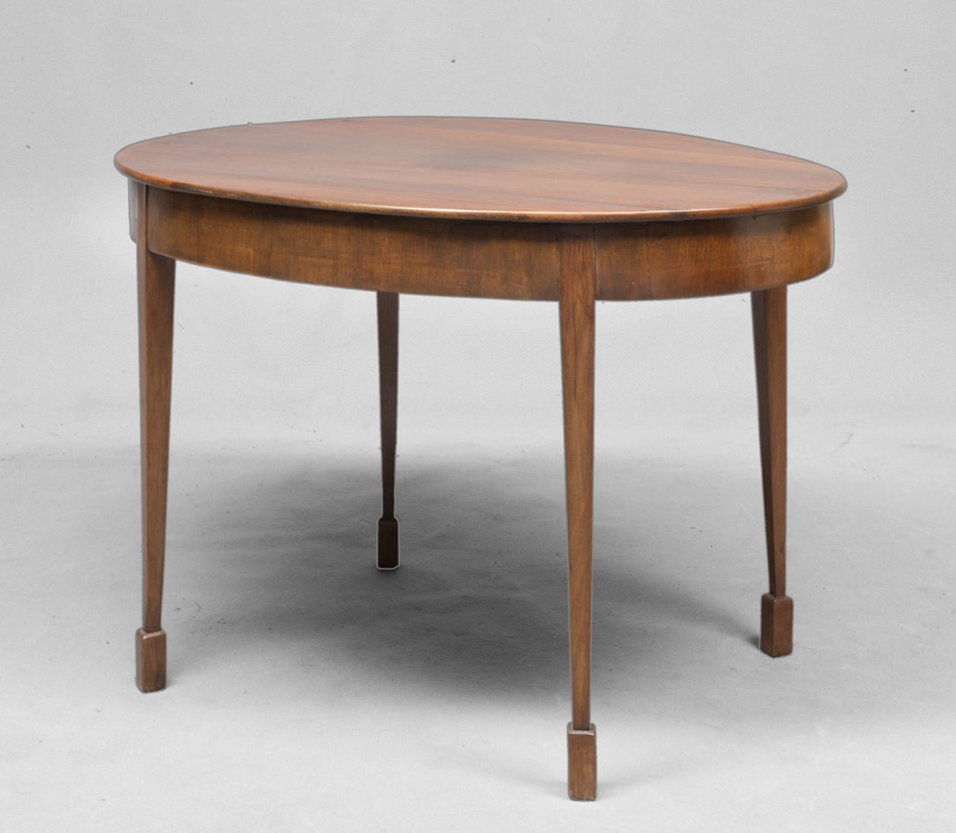 A BEAUTIFUL MAHOGANY TABLE, FRANCE FIRST HALF 19th SECOLO Measures cm. 75 x 110 x 83.BEL TAVOLO IN