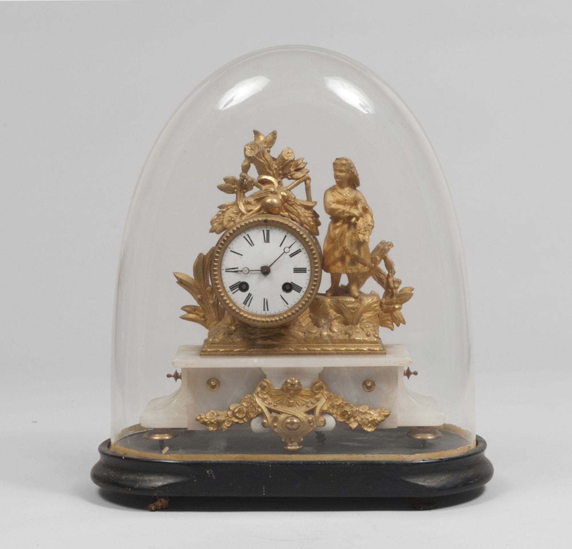 Gilded metal Clock with onyx base, late 19th century.