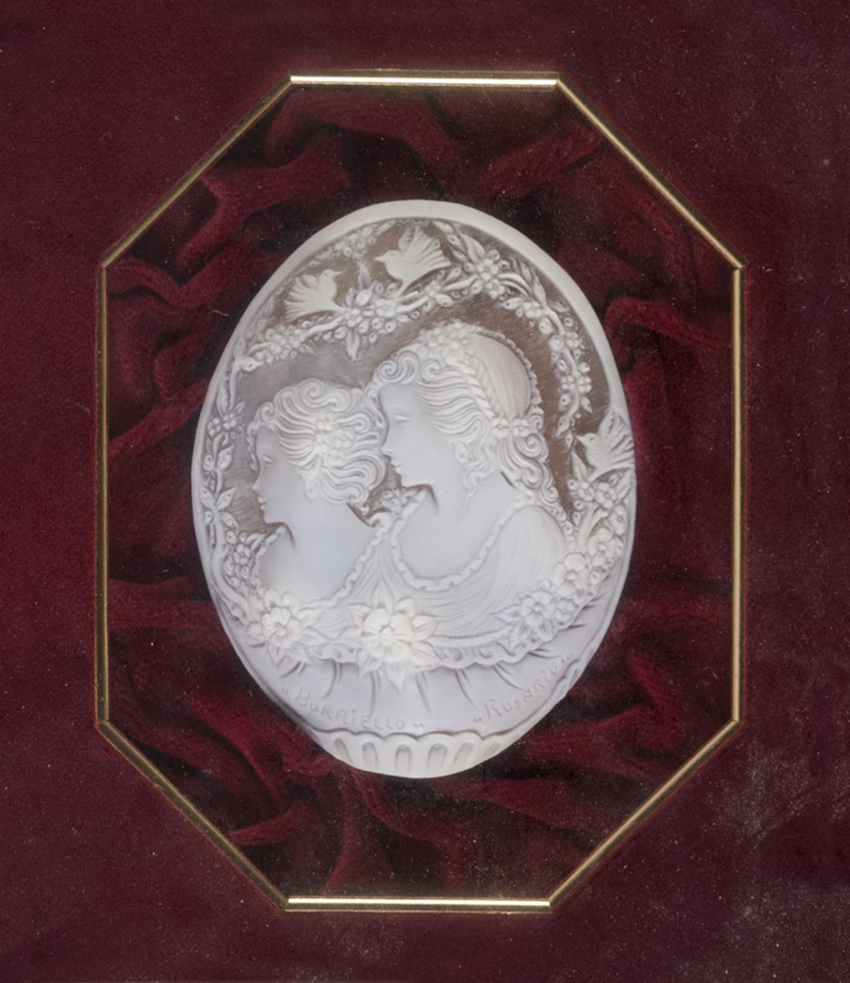 TWO DECORATED CAMEOS, EARLY 20TH CENTURY representing 'Two women' and 'Birth of Venus.' Measures cm. - Bild 2 aus 2