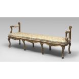 Giltwood bench, Naples 18th century. Measures cm. 77 x 190 x 56. RARA PANCA IN LEGNO DORATO,