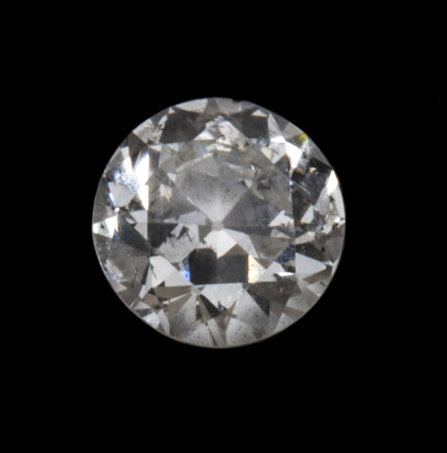 TWO DIAMONDS diamonds cut with typology color 'Cristal' and purity 'P3' and 'VVS2.' Measures mm. 2,5