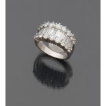 GRACE RING in 18 kt white gold, decorated with diamond round cut and diamond cut baguette. diamond