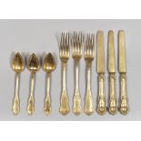SET OF HONEYMOUS GOLDEN SILVER, PROVIDED IN FRANCE, MIDDLE XX YEARS with chiseled handles with small
