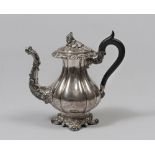 SMALL SILVER TEA-POT, PUNCH PARIS 1850 ca. with a bow, with chiselled lid on vegetable motifs and