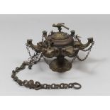 BRASS AND BRONZE OIL LAMP, EARLY 20TH CENTURY Measures cm. 20 x 32. LUCERNA DA SOSPENSIONE IN RAME E